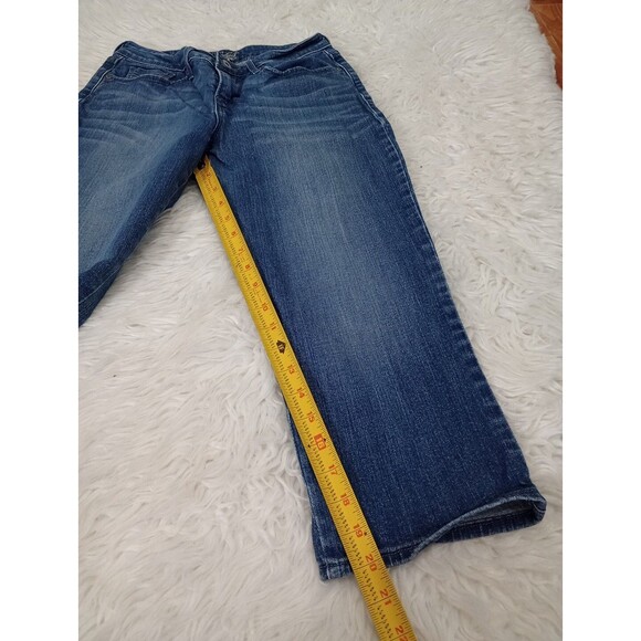 Levi's Womens Jeans Size 6 Capri Demi Curve Mid Rise - Picture 3 of 10